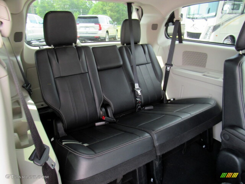 2013 Chrysler Town & Country Touring Rear Seat Photos