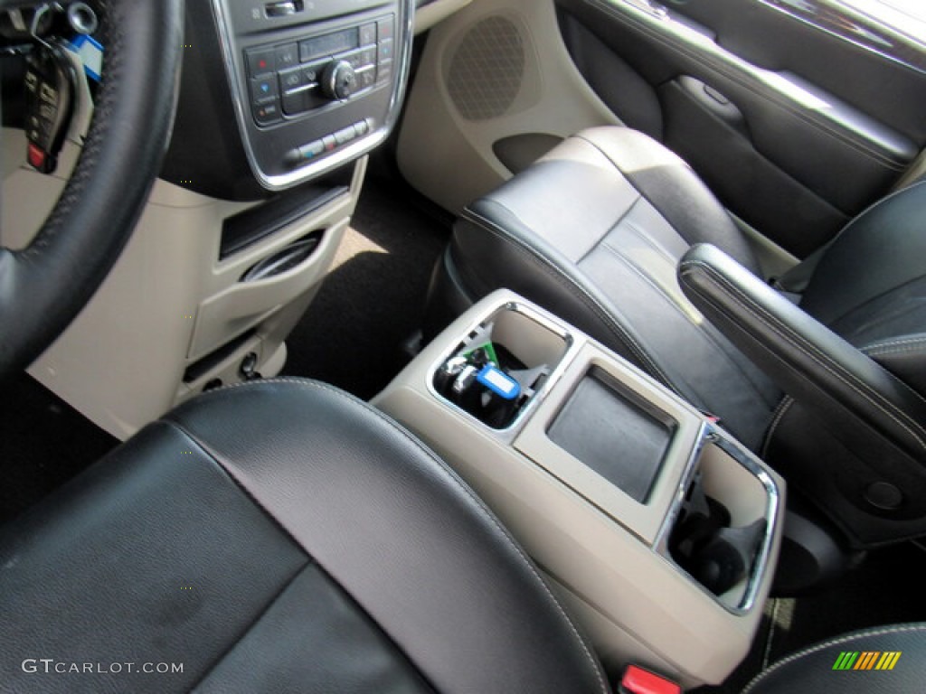 2013 Town & Country Touring - Billet Silver Metallic / Black/Light Graystone photo #23