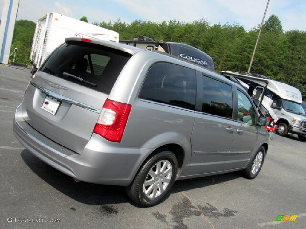 2013 Town & Country Touring - Billet Silver Metallic / Black/Light Graystone photo #26