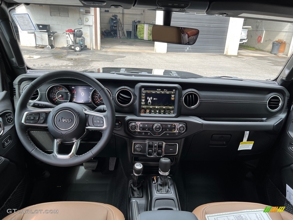 2023 Jeep Gladiator Overland 4x4 Dark Saddle/Black Dashboard Photo #146444939