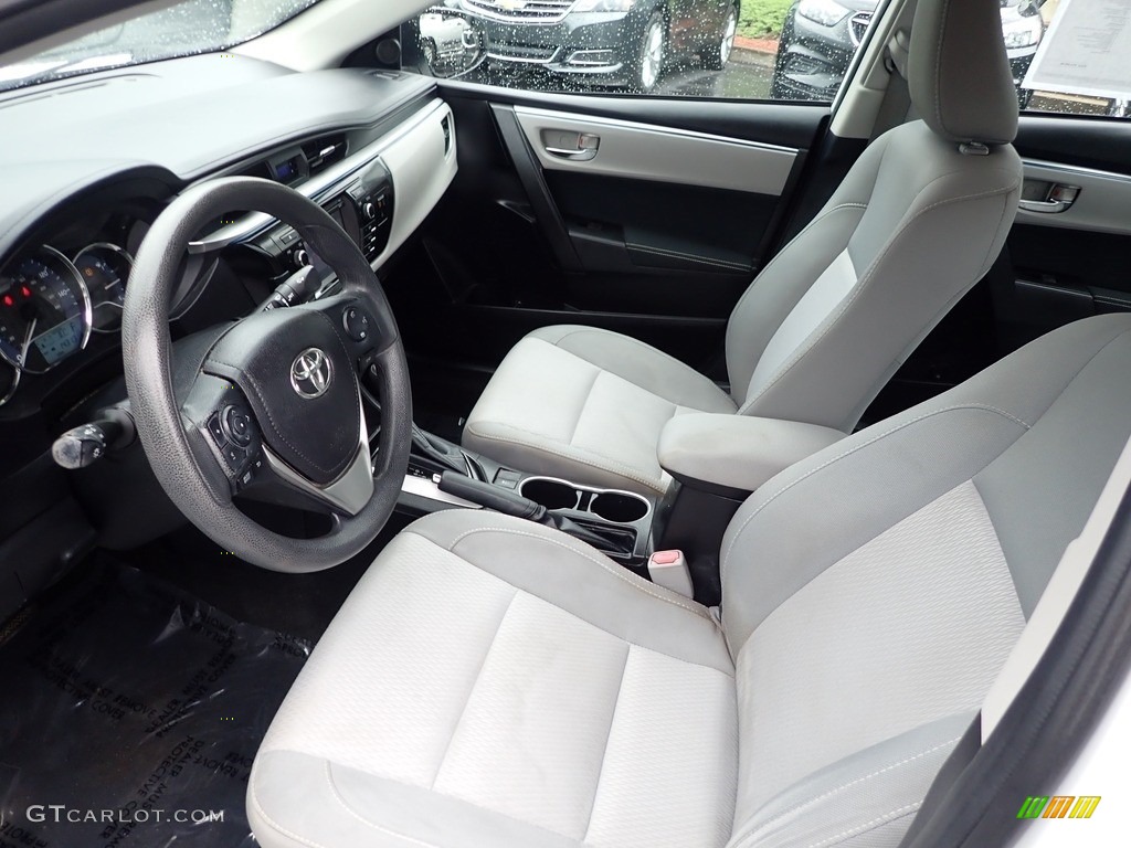 2014 Toyota Corolla LE Front Seat Photos