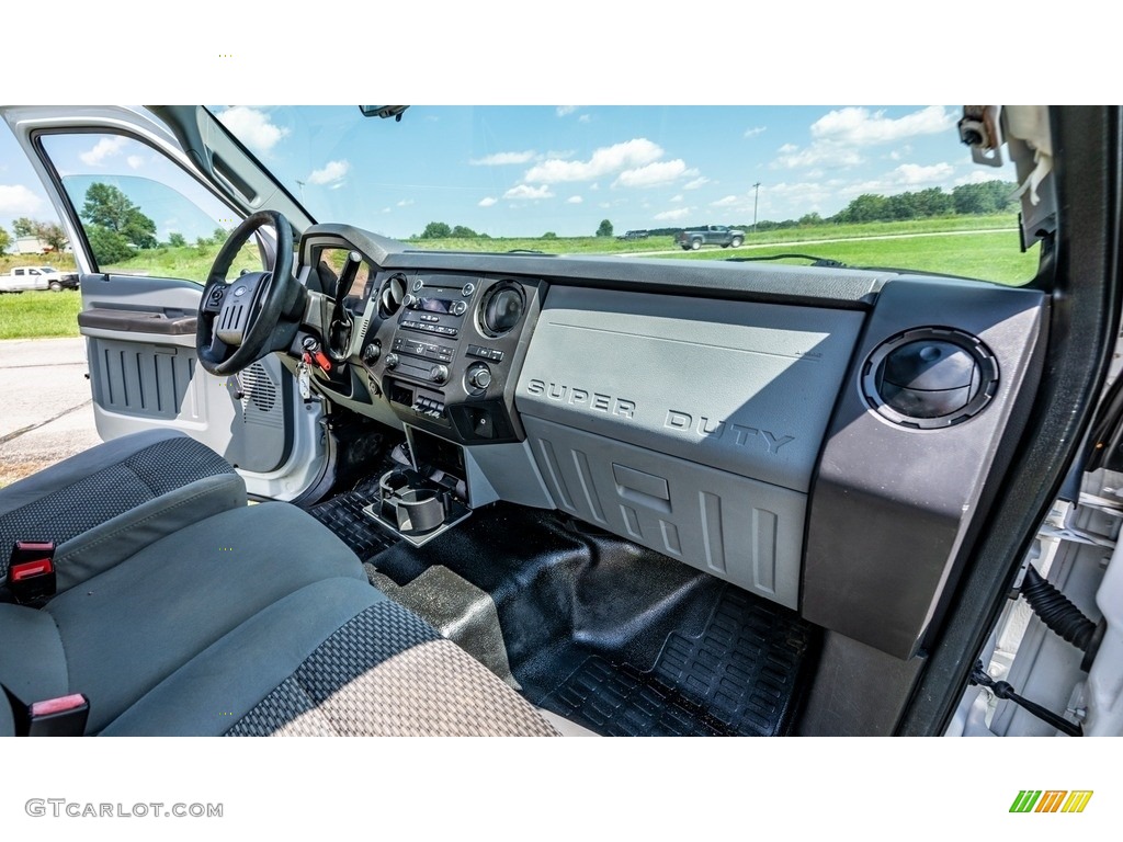 2014 Ford F350 Super Duty XLT Regular Cab 4x4 Dashboard Photos
