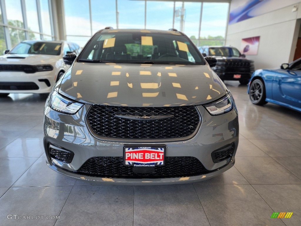 2023 Pacifica Limited - Ceramic Gray / Black photo #2