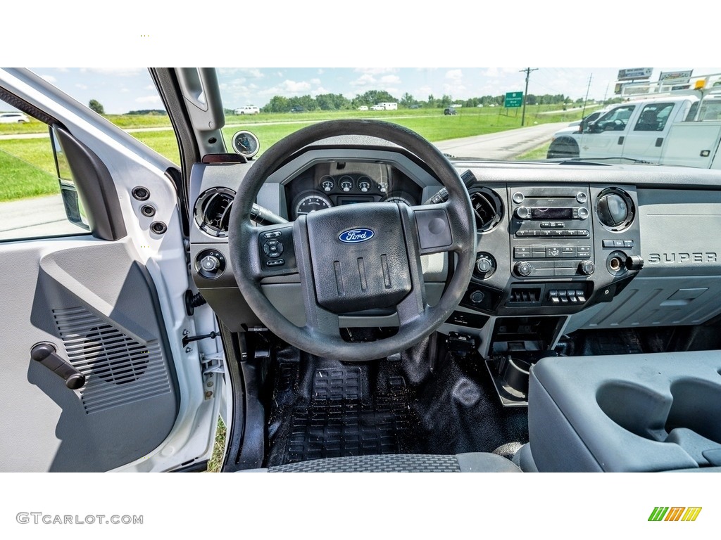 2014 F350 Super Duty XLT Regular Cab 4x4 - Oxford White / Steel photo #25