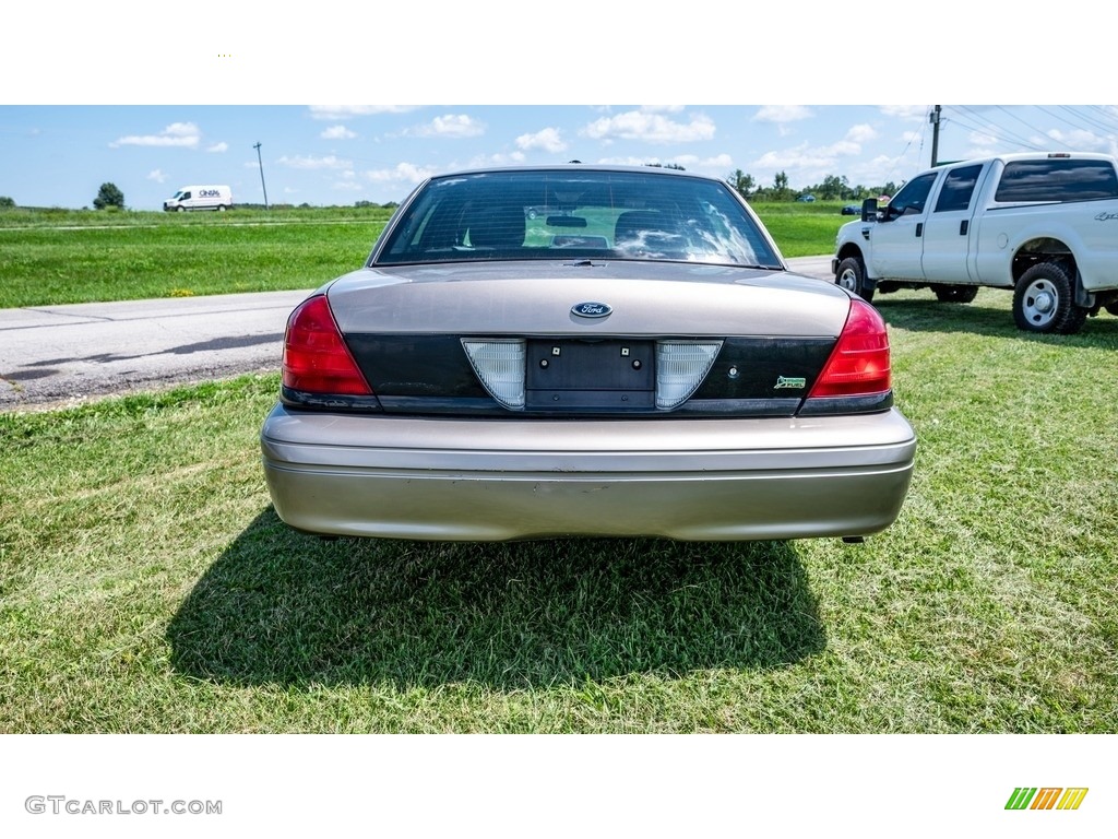 2011 Crown Victoria Police Interceptor - Arizona Beige Metallic / Charcoal Black photo #5