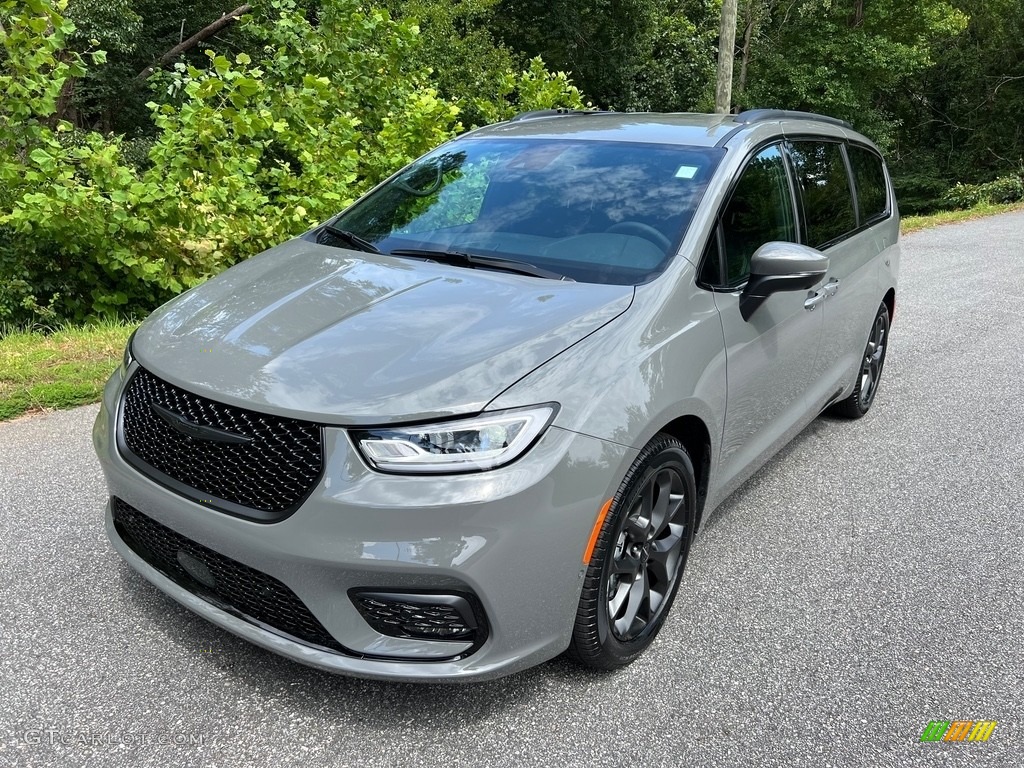 2023 Pacifica Touring L S Appearance Package - Ceramic Gray / Black photo #2