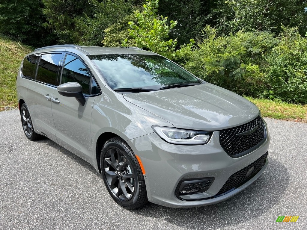 Ceramic Gray 2023 Chrysler Pacifica Touring L S Appearance Package Exterior Photo #146448767