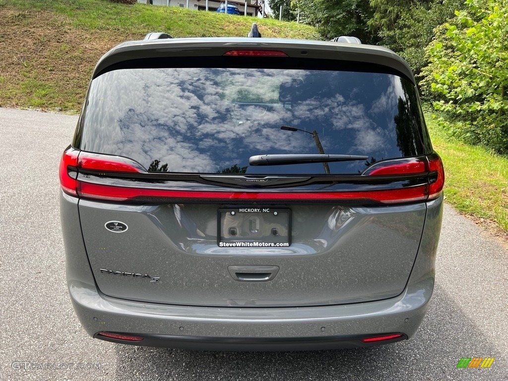 2023 Pacifica Touring L S Appearance Package - Ceramic Gray / Black photo #7