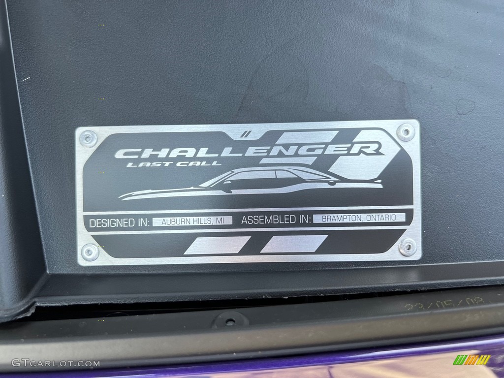 2023 Challenger R/T Plus - Plum Crazy Pearl / Black photo #10
