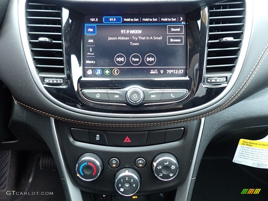 2020 Chevrolet Trax LS AWD Controls Photos