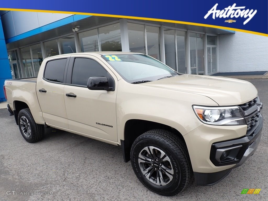 Sand Dune Metallic Chevrolet Colorado