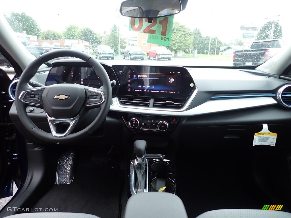 2024 Chevrolet Trax LT Dashboard Photos