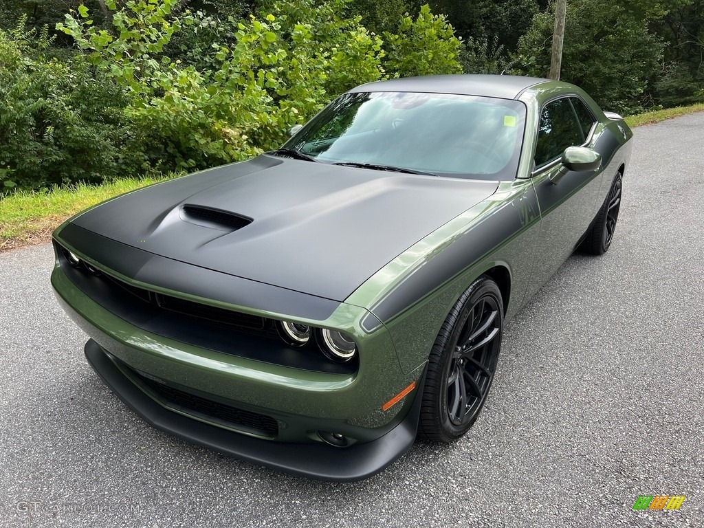2022 Challenger T/A - F8 Green / Black photo #2
