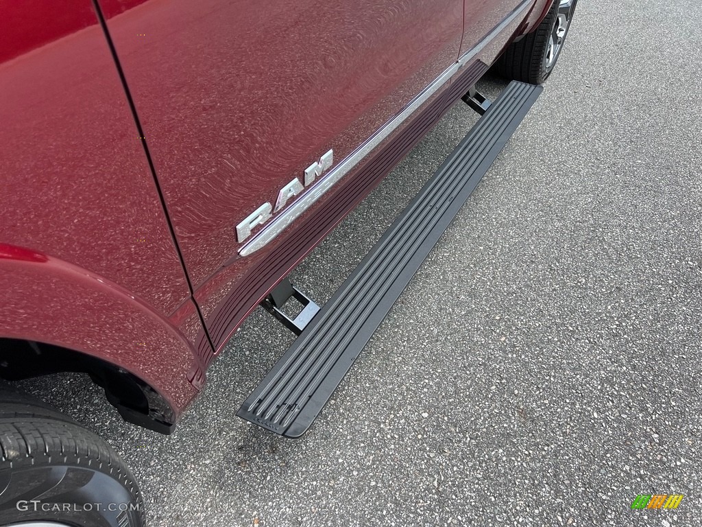 2023 1500 Limited Crew Cab 4x4 - Delmonico Red Pearl / Black photo #10