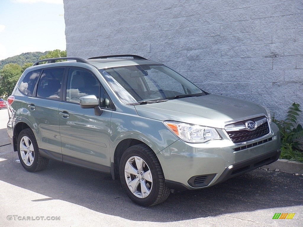 2015 Forester 2.5i Premium - Jasmine Green Metallic / Gray photo #1