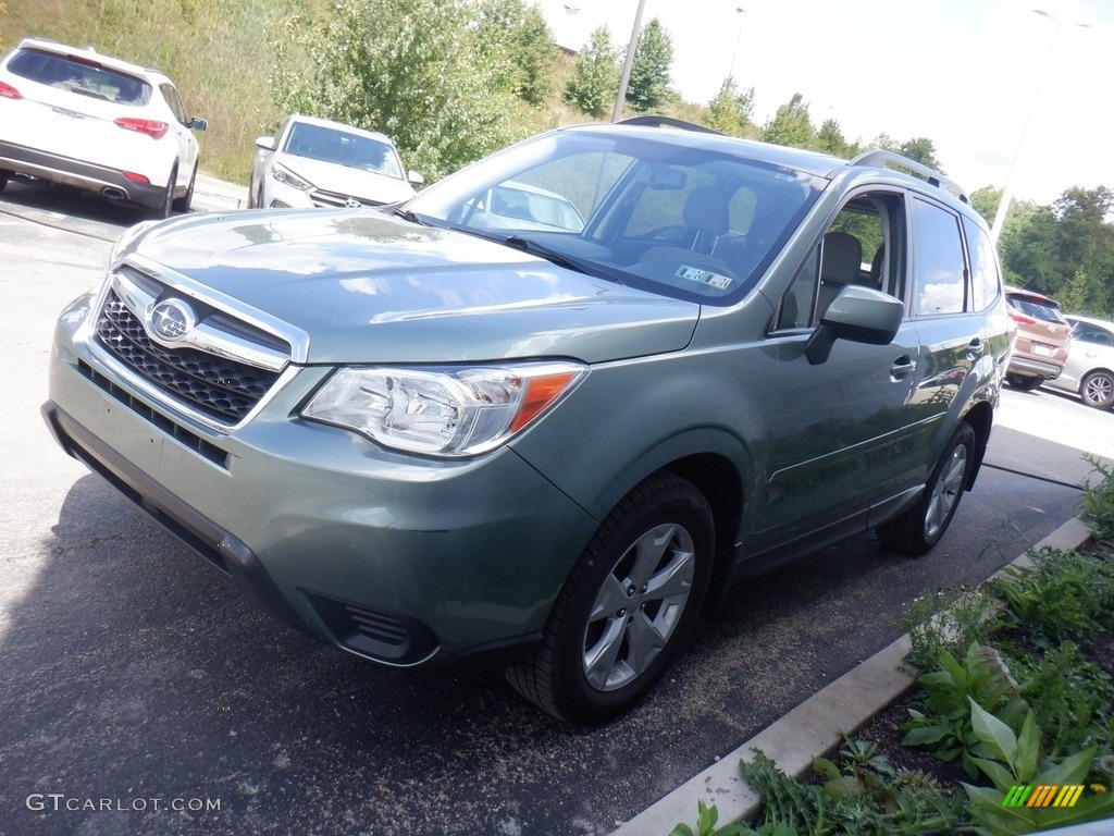 2015 Forester 2.5i Premium - Jasmine Green Metallic / Gray photo #6