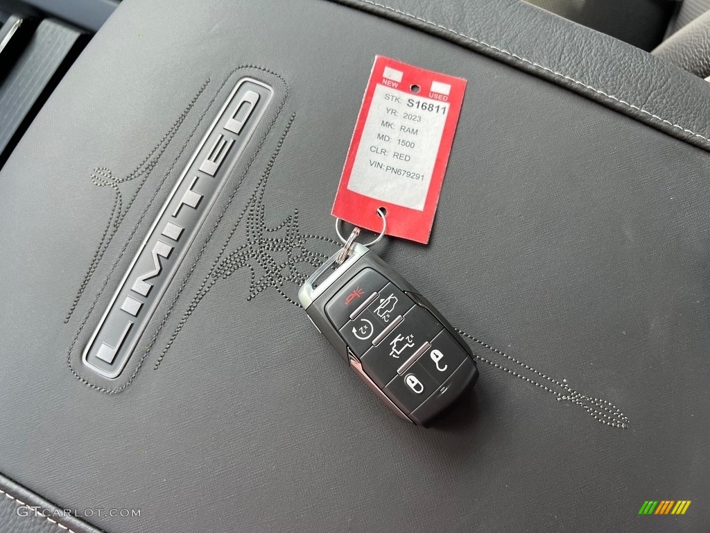 2023 1500 Limited Crew Cab 4x4 - Delmonico Red Pearl / Black photo #38