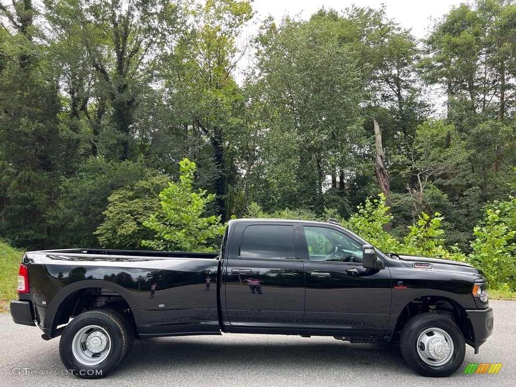 2023 3500 Tradesman Crew Cab 4x4 - Diamond Black Crystal Pearl / Diesel Gray/Black photo #5