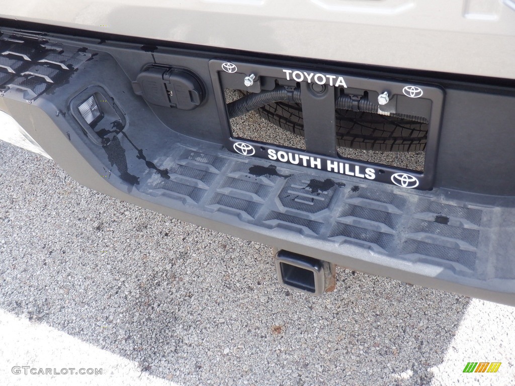 2017 Tacoma SR5 Double Cab 4x4 - Silver Sky Metallic / Cement Gray photo #17