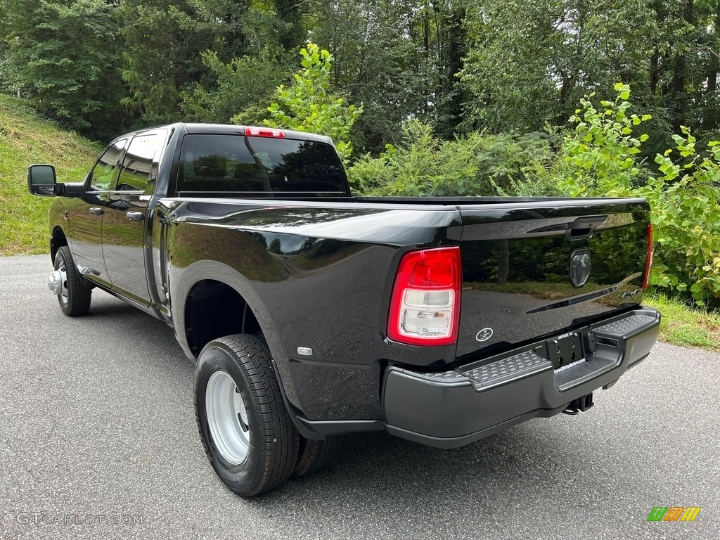 2023 3500 Tradesman Crew Cab 4x4 - Diamond Black Crystal Pearl / Diesel Gray/Black photo #9