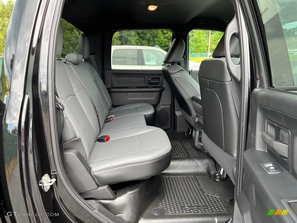 2023 3500 Tradesman Crew Cab 4x4 - Diamond Black Crystal Pearl / Diesel Gray/Black photo #15