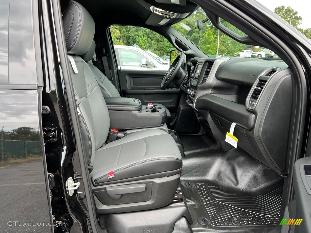 2023 3500 Tradesman Crew Cab 4x4 - Diamond Black Crystal Pearl / Diesel Gray/Black photo #16