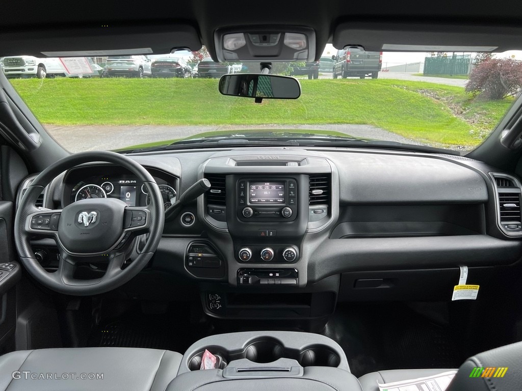 2023 3500 Tradesman Crew Cab 4x4 - Diamond Black Crystal Pearl / Diesel Gray/Black photo #17