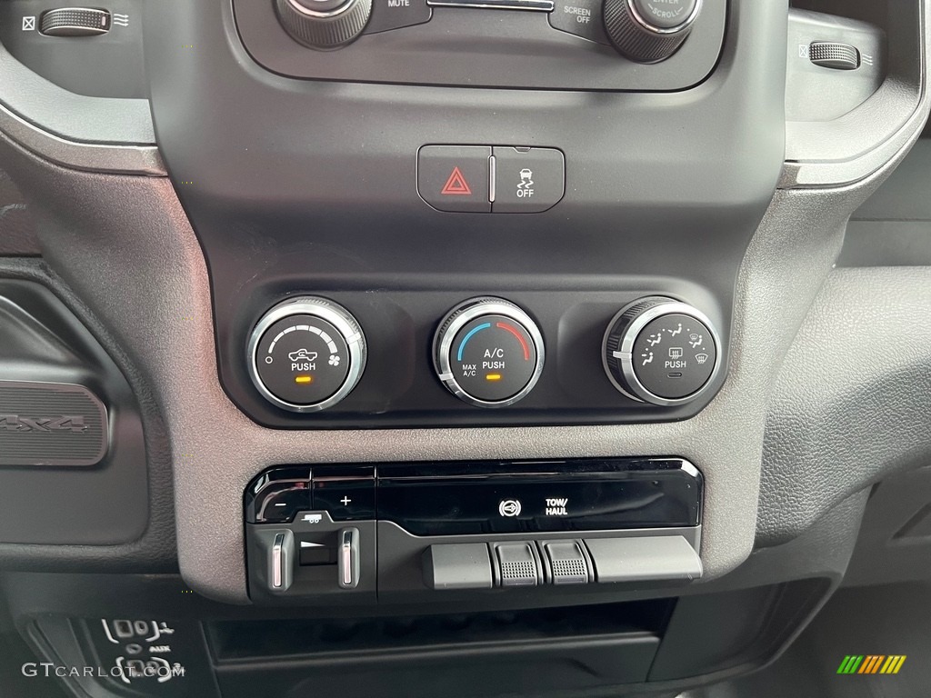 2023 3500 Tradesman Crew Cab 4x4 - Diamond Black Crystal Pearl / Diesel Gray/Black photo #23