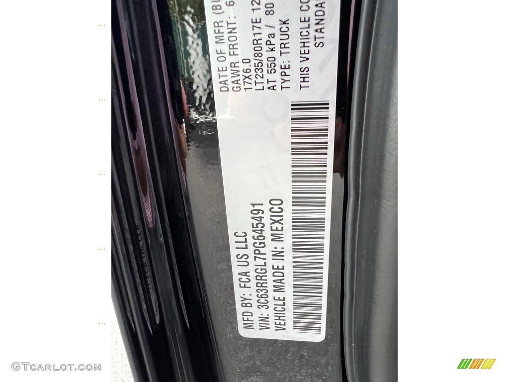 2023 3500 Tradesman Crew Cab 4x4 - Diamond Black Crystal Pearl / Diesel Gray/Black photo #27