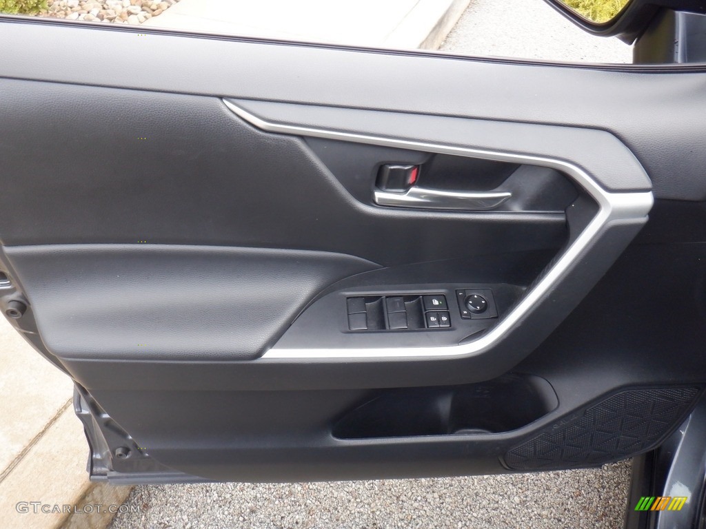 2020 Toyota RAV4 XLE AWD Door Panel Photos