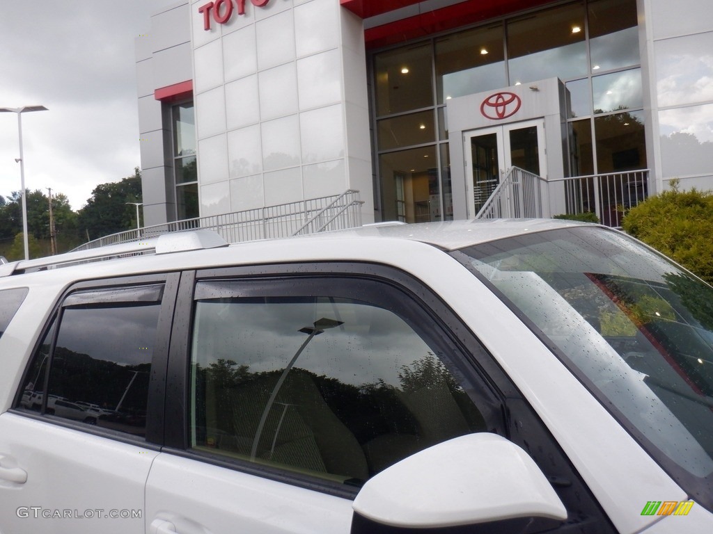 2016 4Runner SR5 4x4 - Super White / Sand Beige photo #11