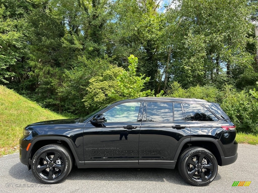 Diamond Black Crystal Pearl 2023 Jeep Grand Cherokee Altitude 4x4 Exterior Photo #146456339