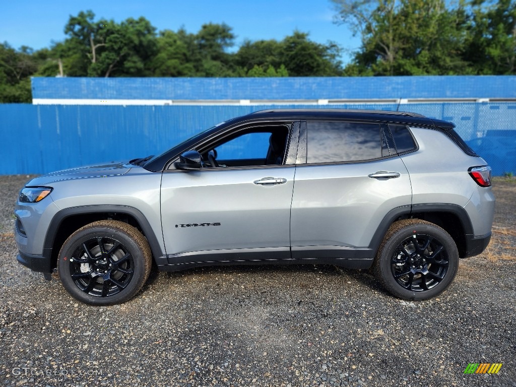 2023 Compass Latitude 4x4 - Billet Silver Metallic / Black photo #3