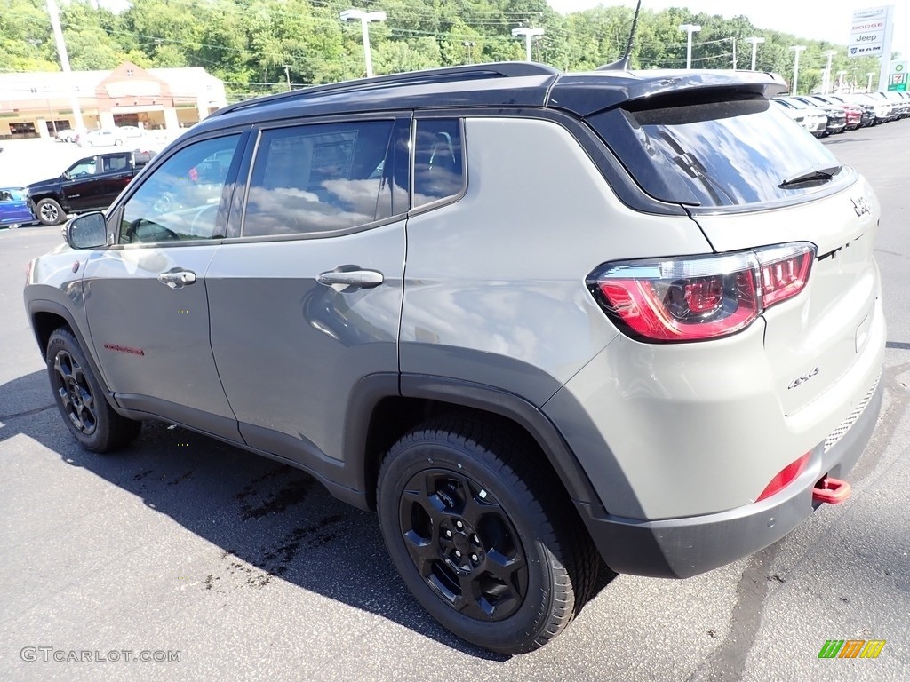 2023 Compass Trailhawk 4x4 - Sting-Gray / Black photo #3