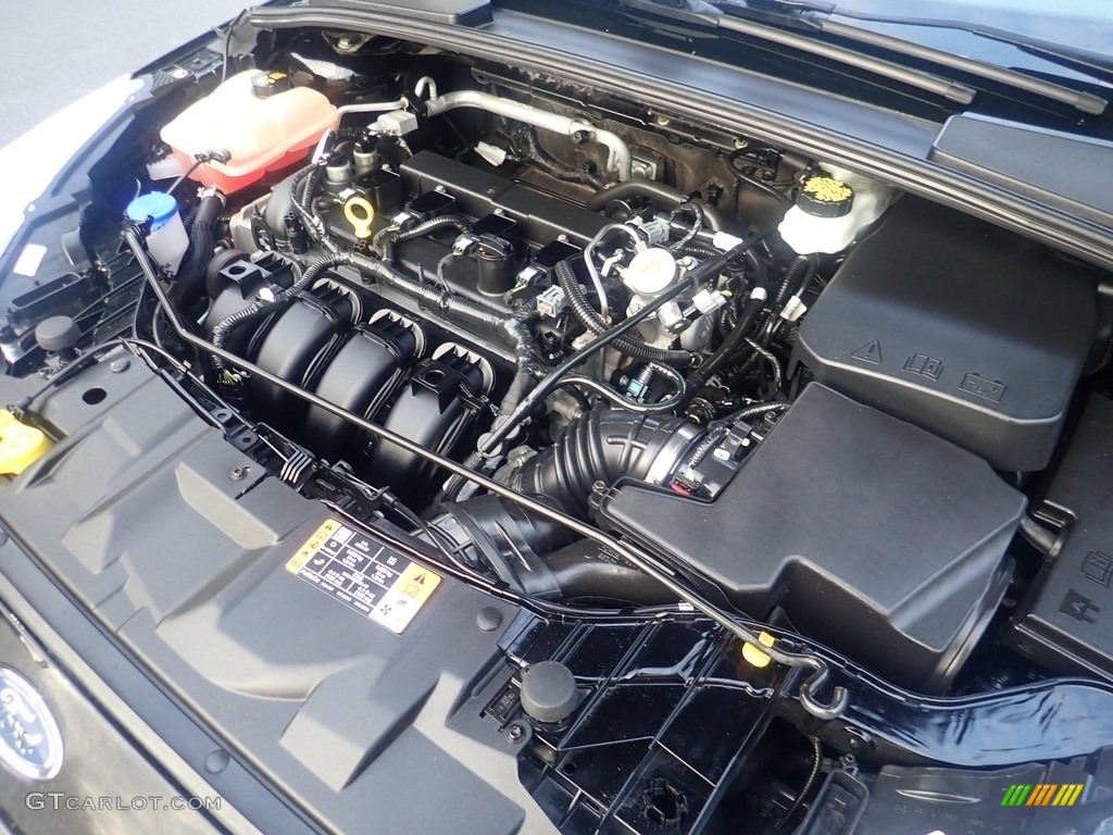 2017 Ford Focus SE Hatch Engine Photos