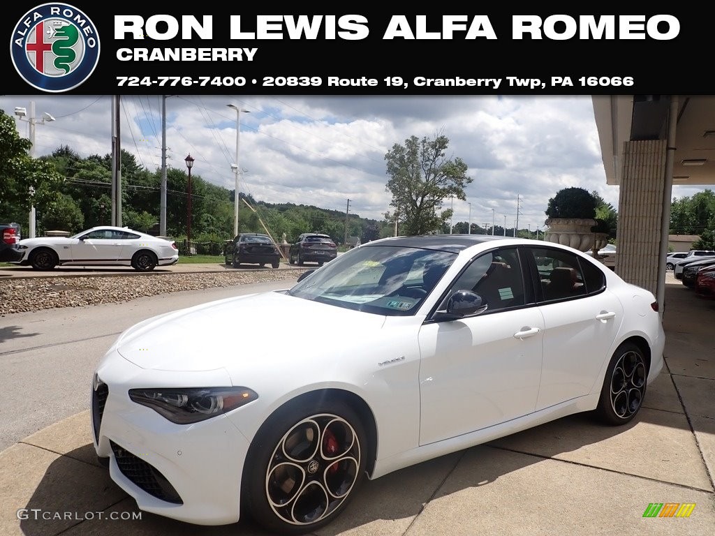 2024 Giulia Veloce AWD - Alfa White / Black/Red photo #1