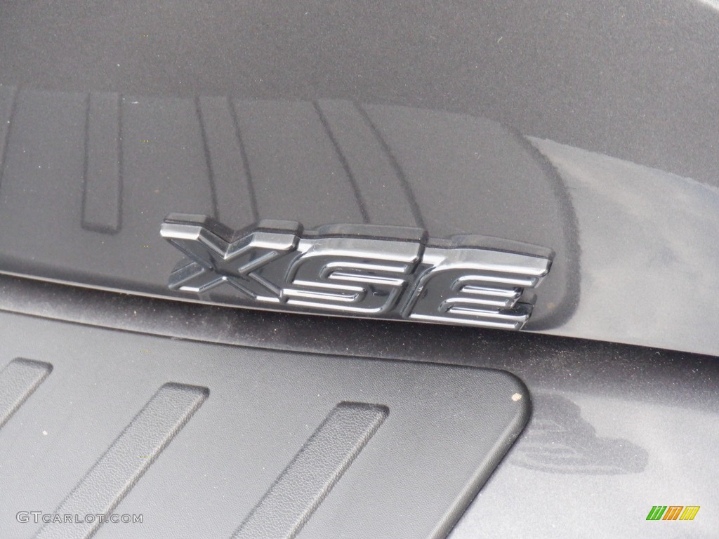 2022 Toyota Corolla Hatchback XSE Marks and Logos Photos