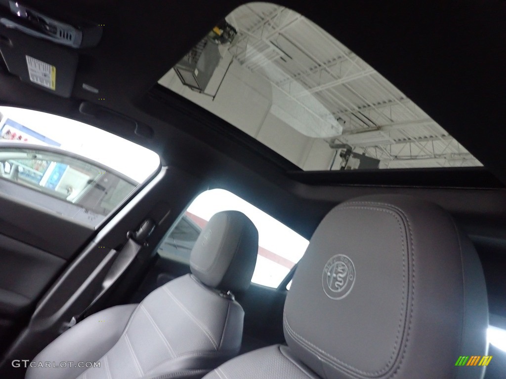 2024 Alfa Romeo Tonale Ti AWD Sunroof Photos