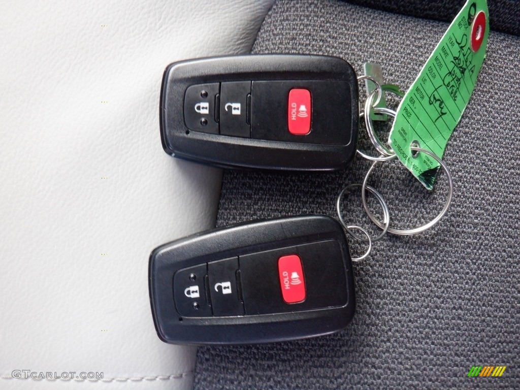 2022 Toyota Corolla Hatchback XSE Keys Photos