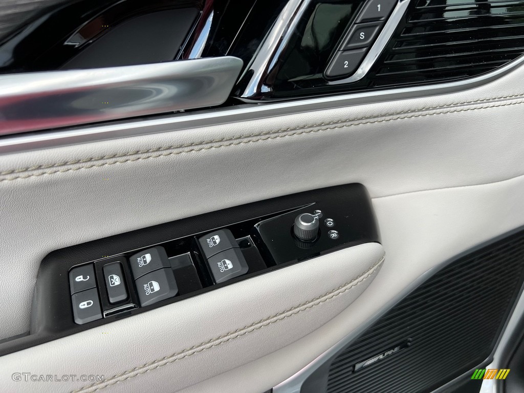 2023 Jeep Wagoneer L Series III 4x4 Sea Salt/Black Door Panel Photo #146462744
