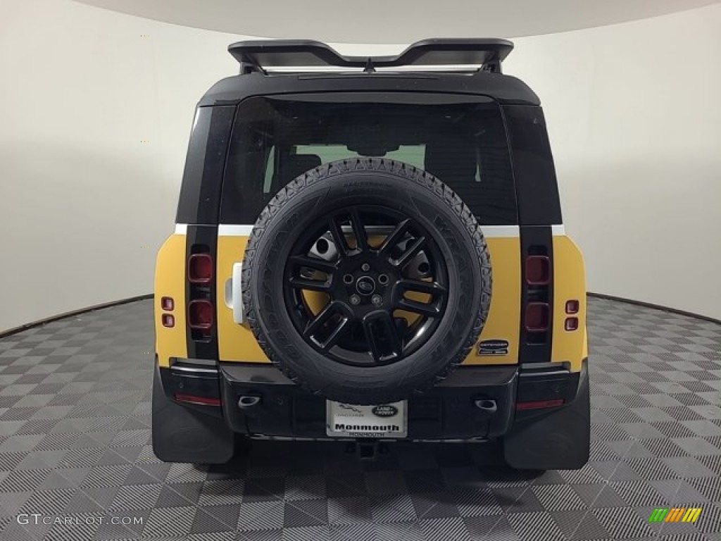 2023 Defender 90 X-Dynamic SE - Fuji White / Ebony photo #7