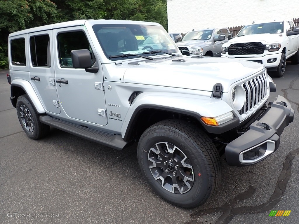 2024 Jeep Wrangler 4-Door Sahara 4x4 Exterior Photos