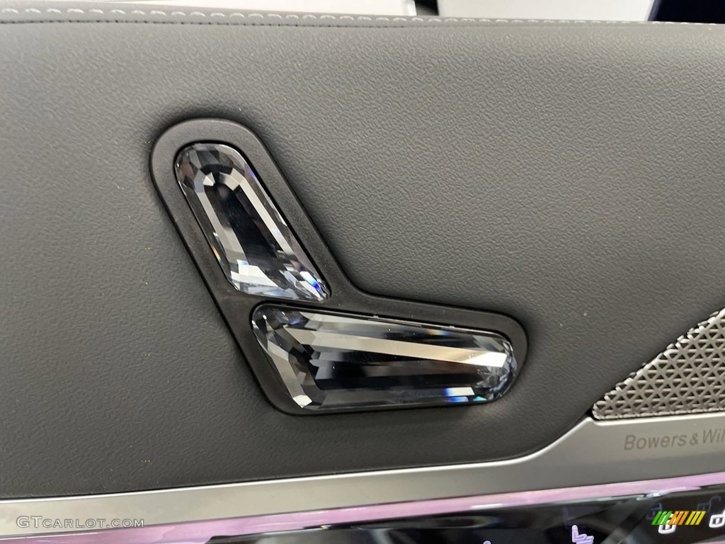 2023 BMW i7 Series xDrive60 Controls Photo #146465526
