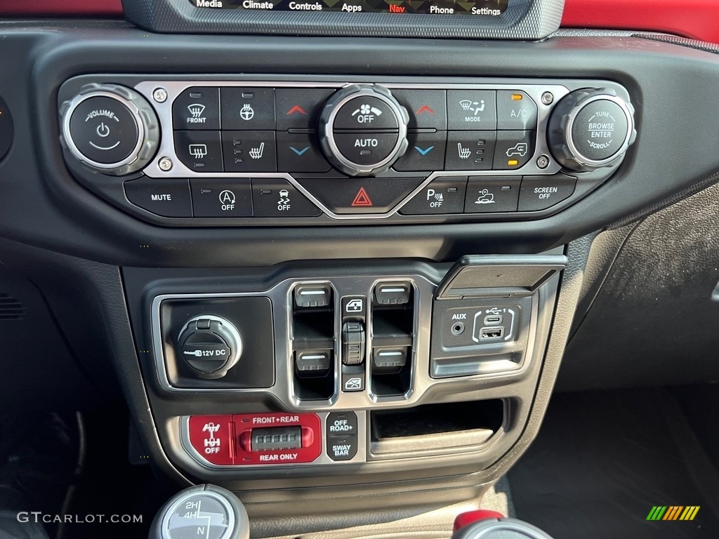 2023 Jeep Gladiator Rubicon 4x4 Controls Photo #146466789
