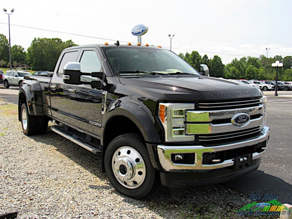 2019 F450 Super Duty Lariat Crew Cab 4x4 - Agate Black / Black photo #2