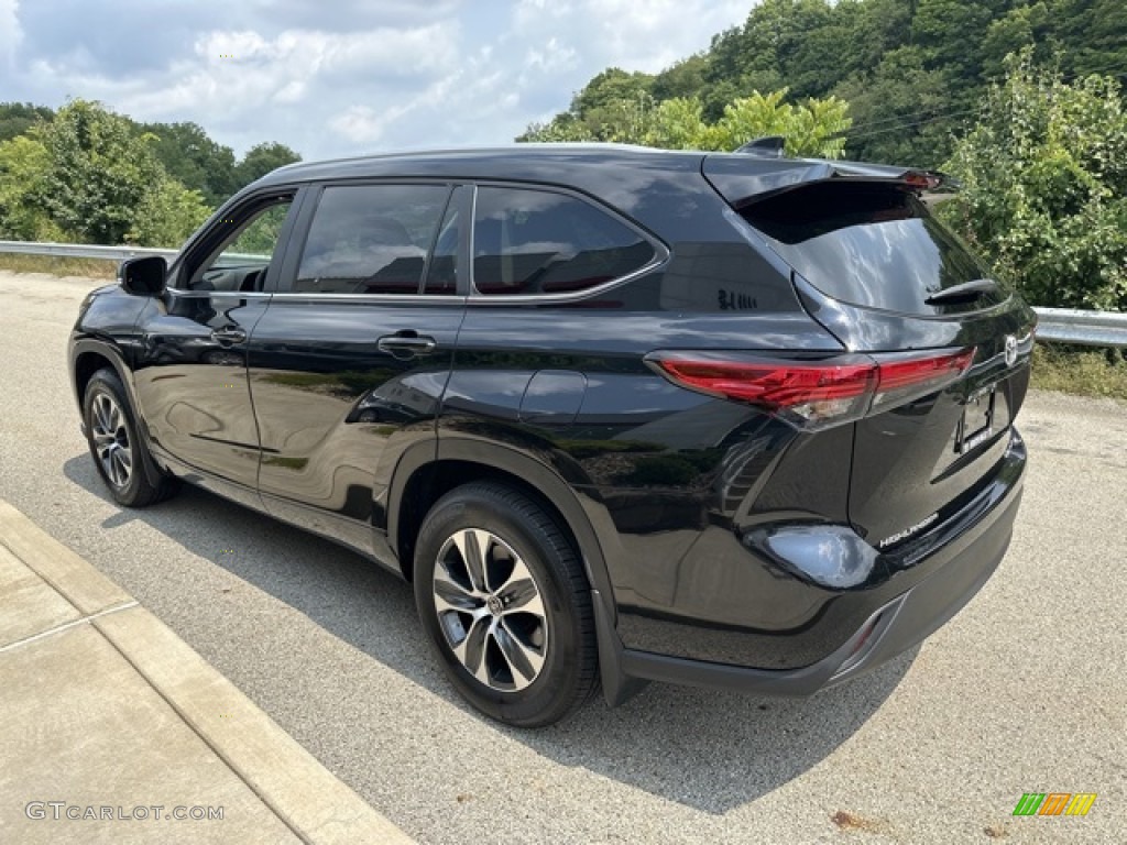 2023 Highlander XLE AWD - Midnight Black Metallic / Black photo #2