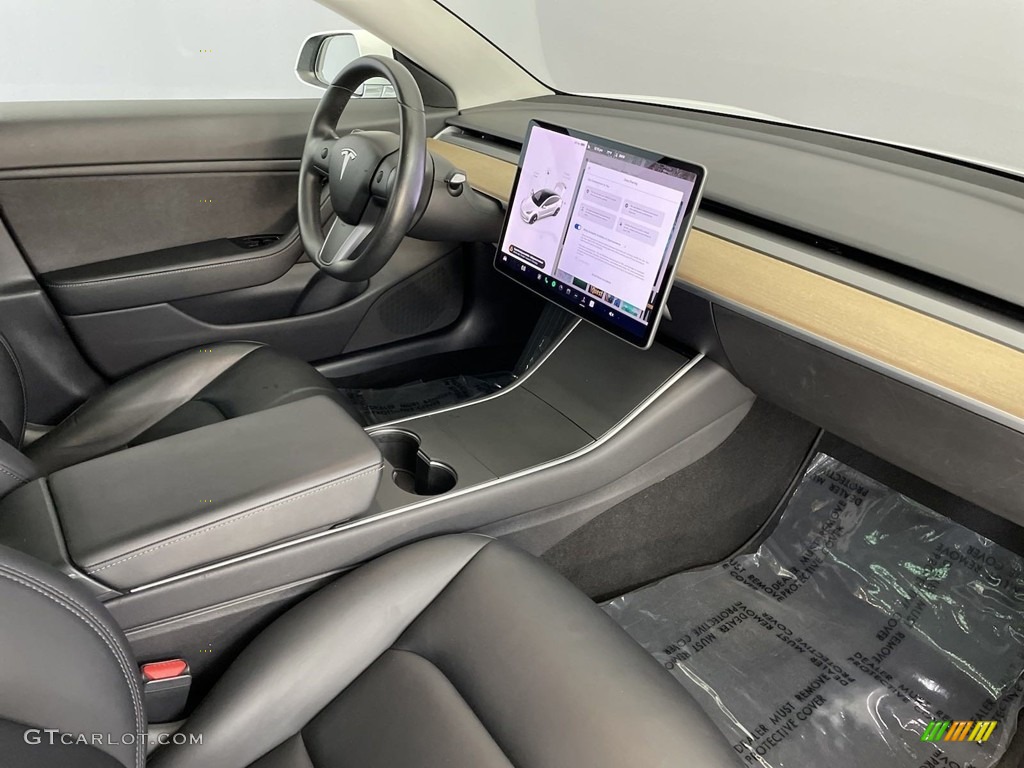 2018 Tesla Model 3 Long Range AWD Dashboard Photos