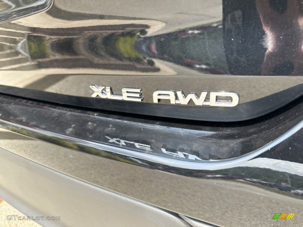 2023 Highlander XLE AWD - Midnight Black Metallic / Black photo #27