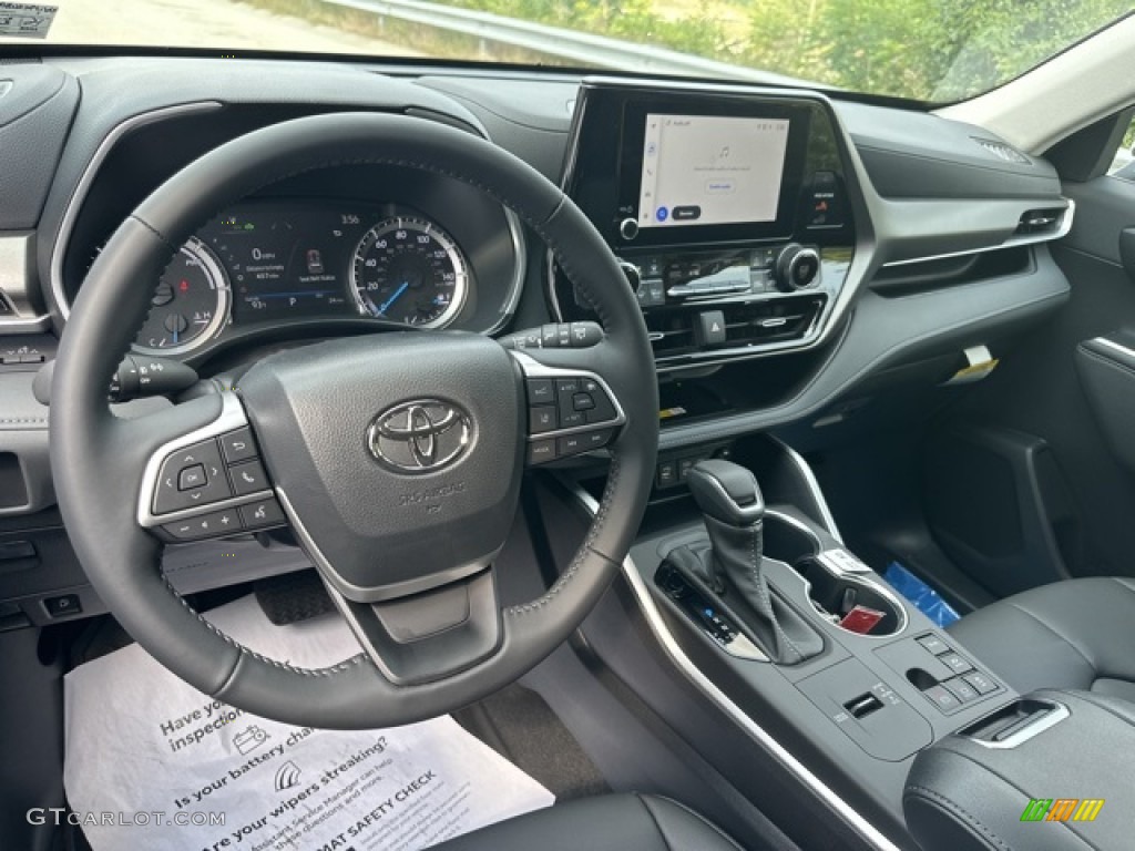 2023 Highlander Hybrid XLE - Wind Chill Pearl / Black photo #3