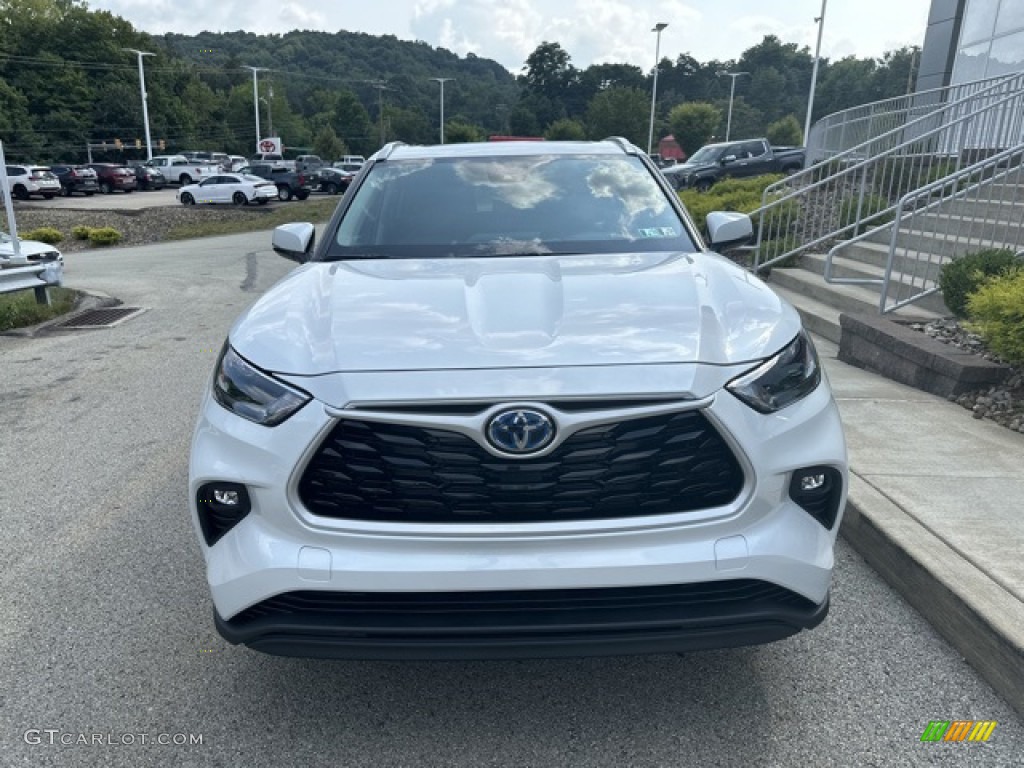2023 Highlander Hybrid XLE - Wind Chill Pearl / Black photo #6